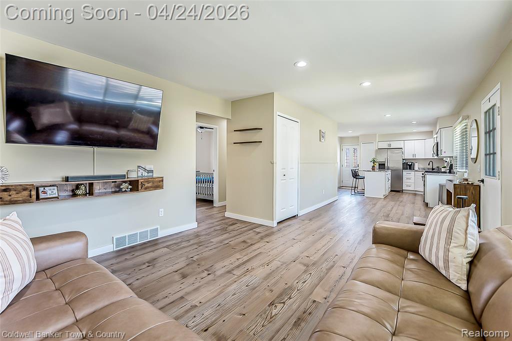 707 Glenwyth Road, Brighton, MI 48116 — Photo 8