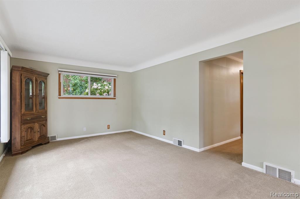 7868 Robinson Avenue, Allen Park, MI 48101 — Photo 3