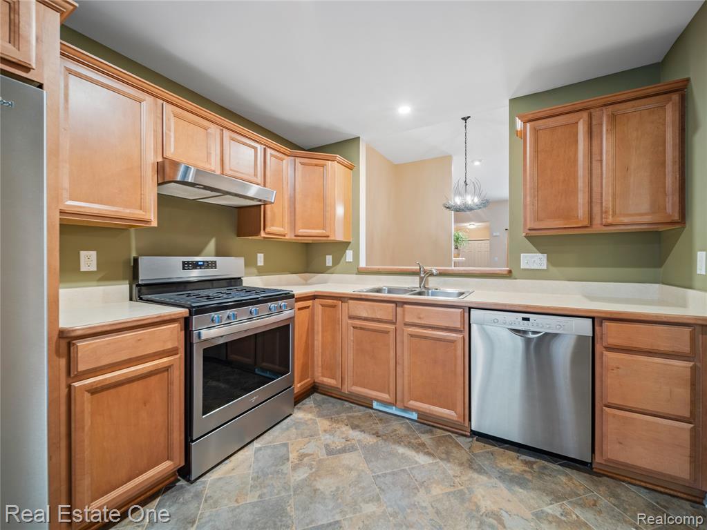 122 Pondview Court, Brighton, MI 48116 — Photo 7