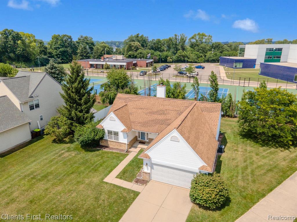 616 Light Tower Drive, Belleville, MI 48111 — Photo 4
