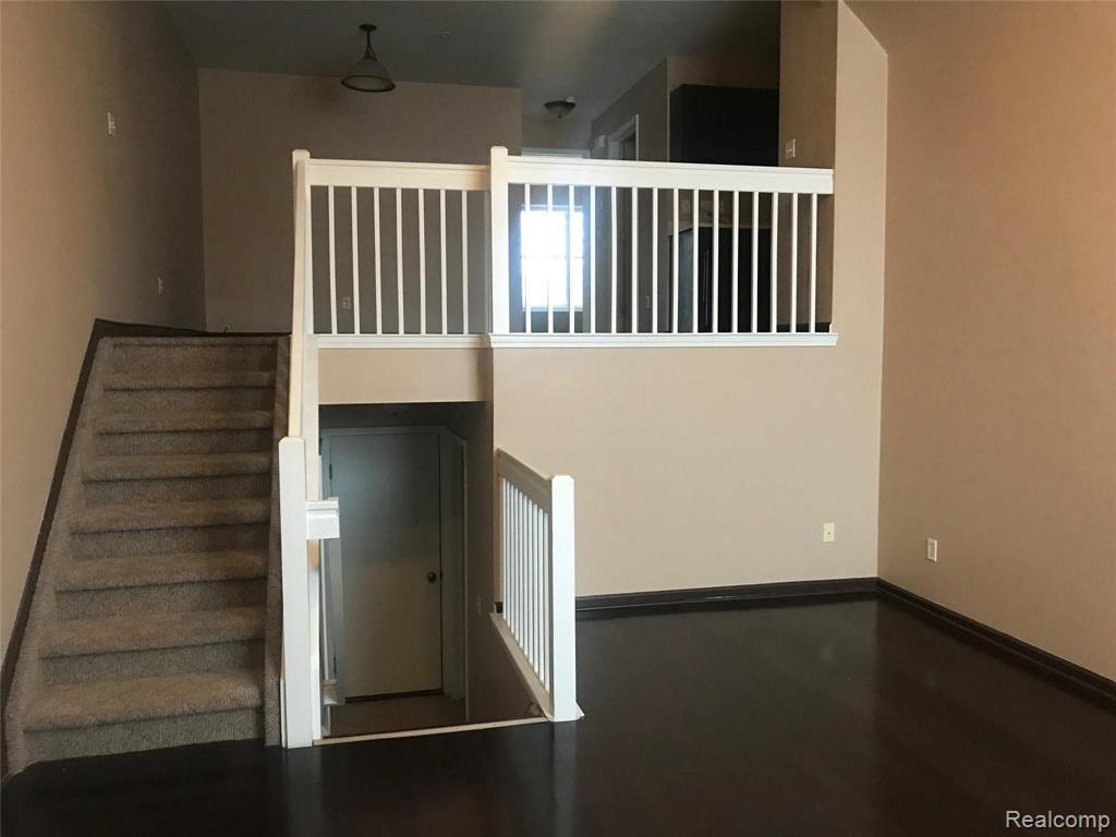 13635 OSBORN AVE, 126, Dearborn, MI 48126 — Photo 2