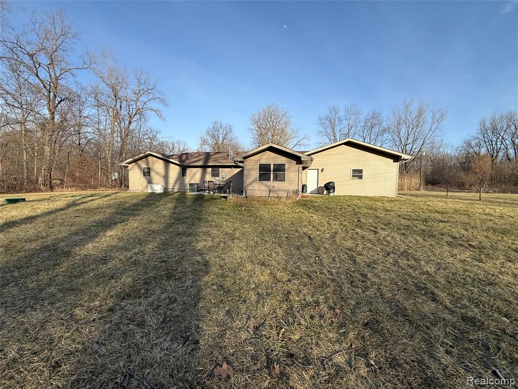 26020 Martinsville Road, Belleville, MI 48111 — Photo 9