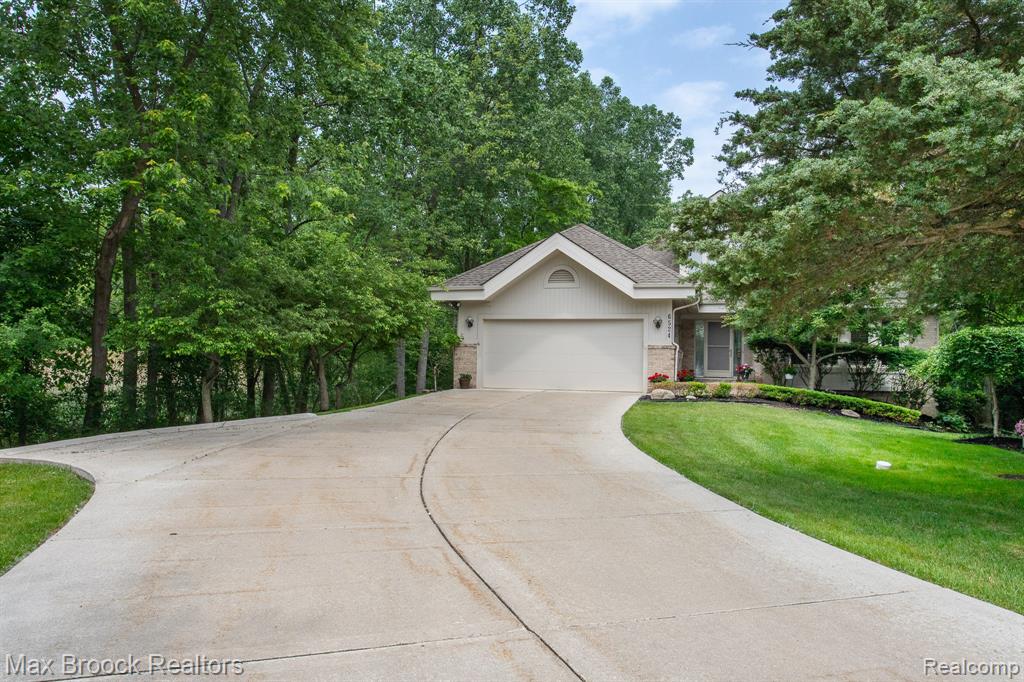 6524 Pleasant Lake Court, West Bloomfield, MI — Photo 73