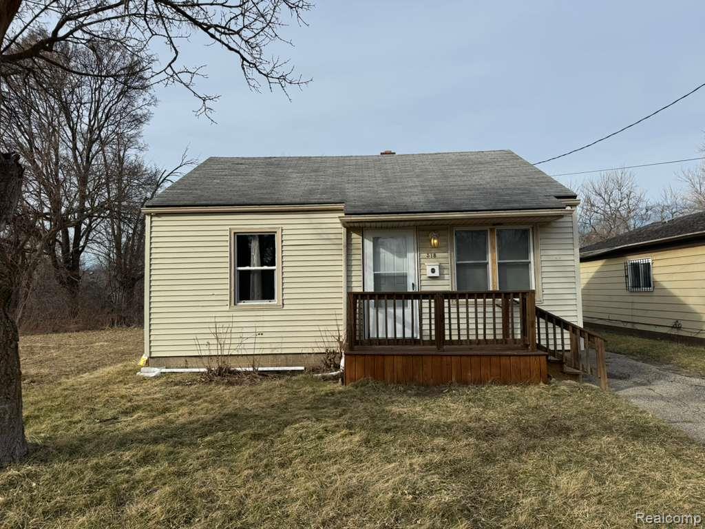 518 W Ruth Avenue, Flint, MI 48505 — front exterior