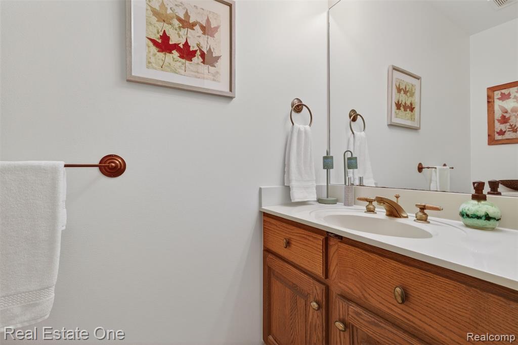 6586 Scenic Pines Court, 43, Clarkston, MI — Photo 7