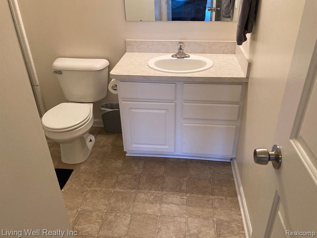 733 ABBINGTON, Howell, MI 48843 — Photo 13