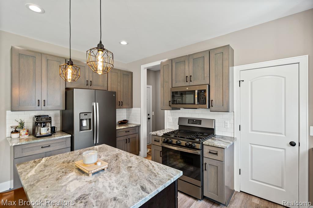 217 CLINTON Street, Romeo, MI 48065 — Photo 14