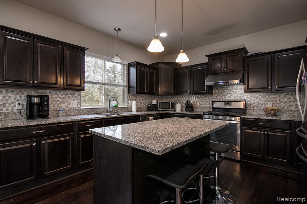 832 W BAY SHORE Drive, Oxford, MI 48371 — Photo 14
