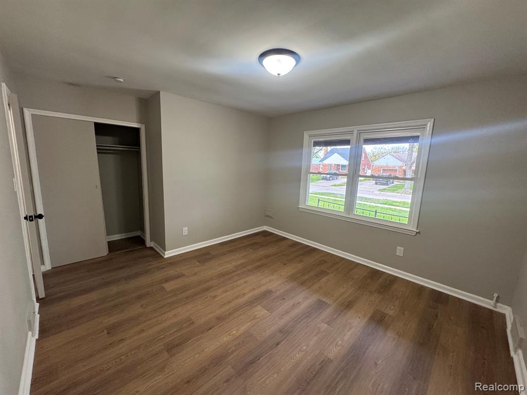 20910 Van Antwerp, Harper Woods, MI 48225 — Photo 13