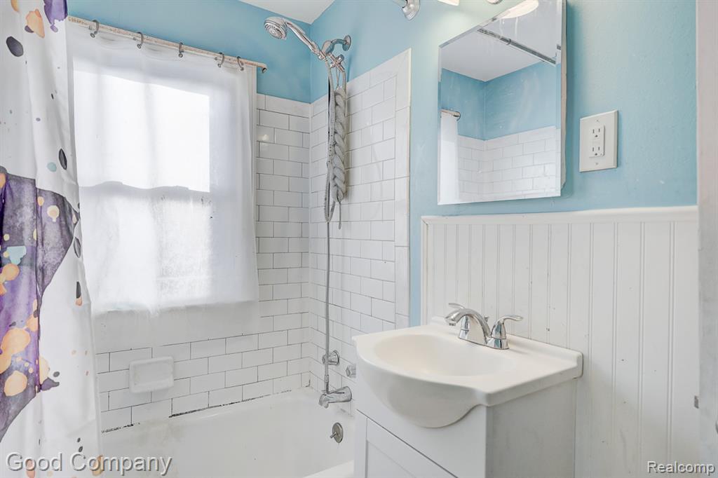 518 E Maxlow Avenue, Hazel Park, MI 48030 — Photo 22