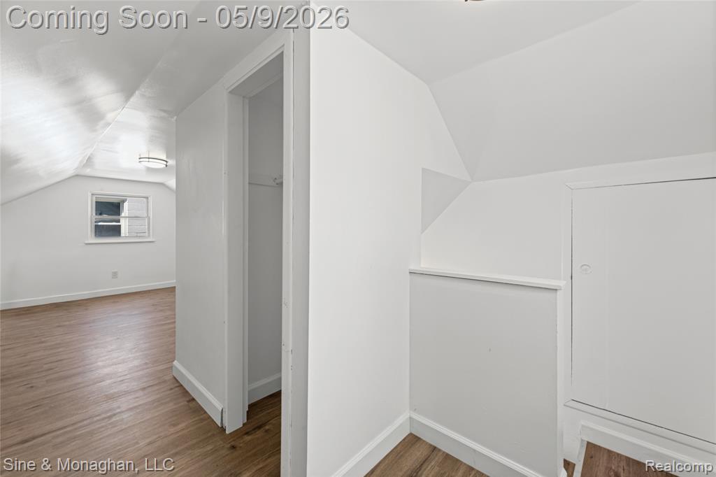 8845 Canyon Street, Grosse Pointe, MI 48236 — Photo 17
