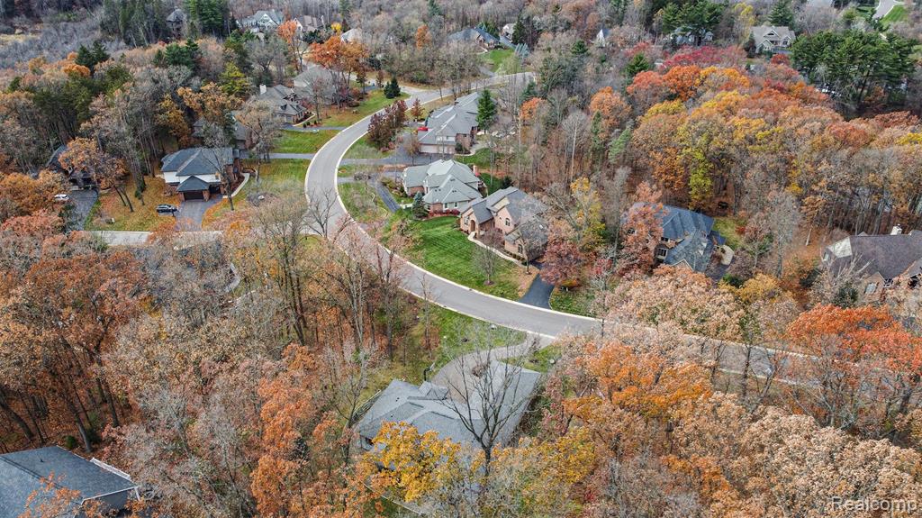5888 Wyndam Lane, Brighton, MI 48116 — Photo 47