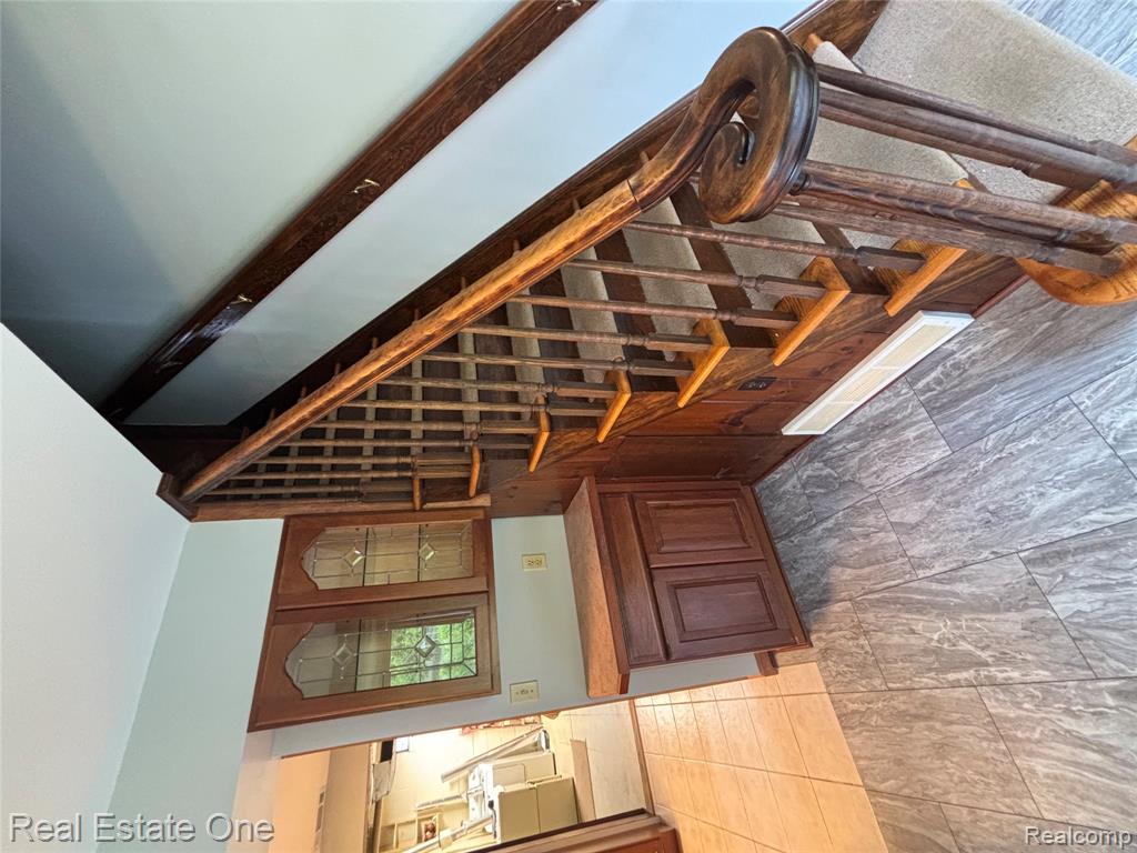 109 W Kennett Road, Pontiac, MI 48340 — Photo 11