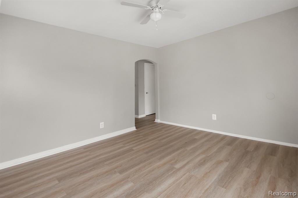 8499 MEADOW Avenue, Warren, MI 48089 — Photo 3