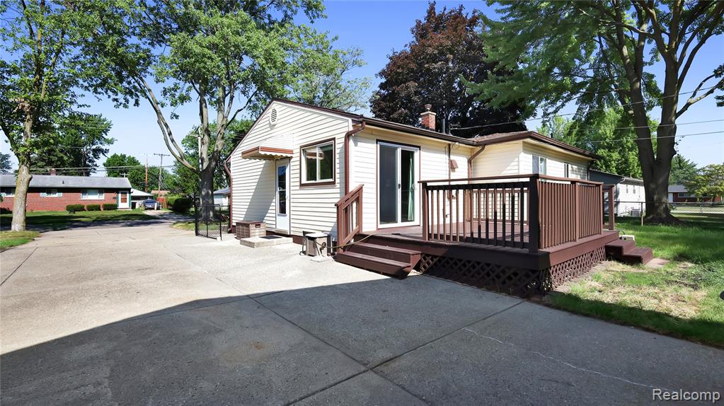 42938 Gainsley Drive, Sterling Heights, MI 48313 — Photo 20