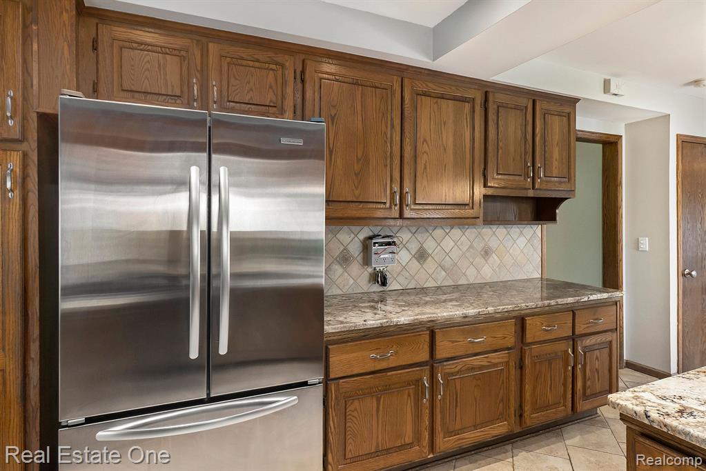 994 HAMPSTEAD Lane, Rochester Hills, MI 48309 — Photo 9