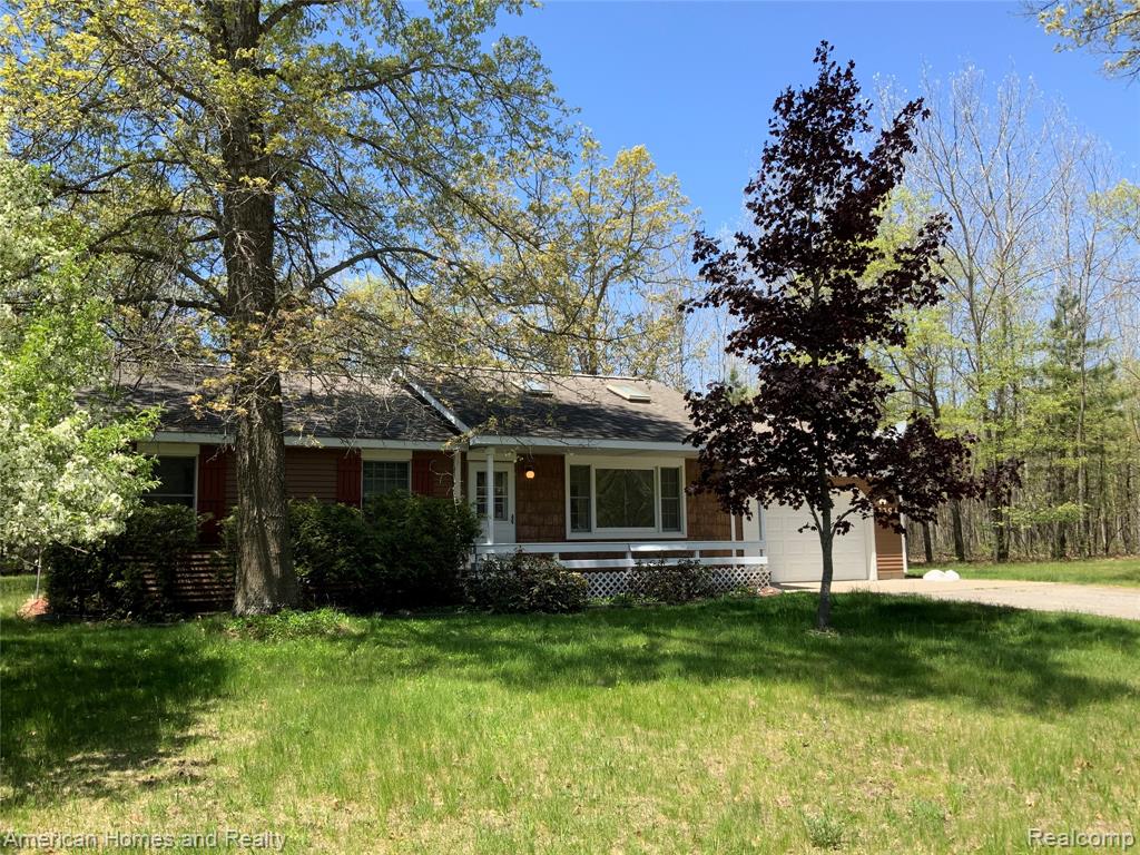 7395 Crestwood Drive, Oscoda, MI 48750 — Photo 2
