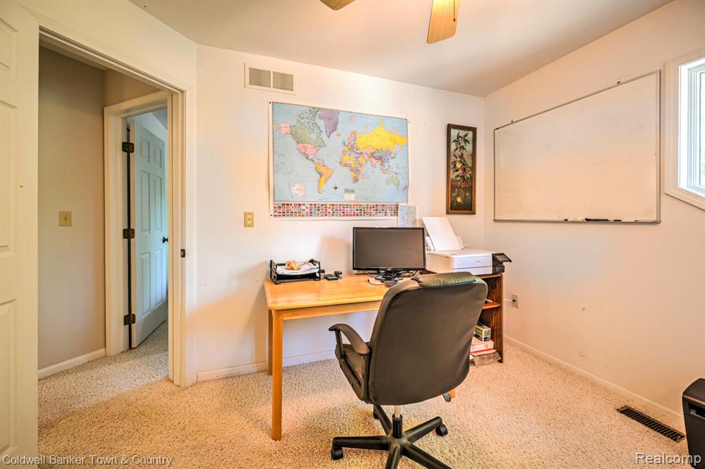 11265 N Shore Drive, Whitmore Lake, MI 48189 — Photo 36