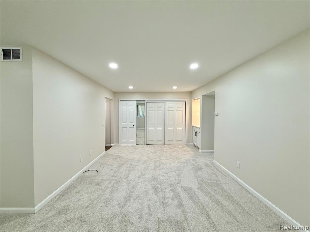 29870 W 12 Mile Road, 703, Farmington, MI 48334 — Photo 12