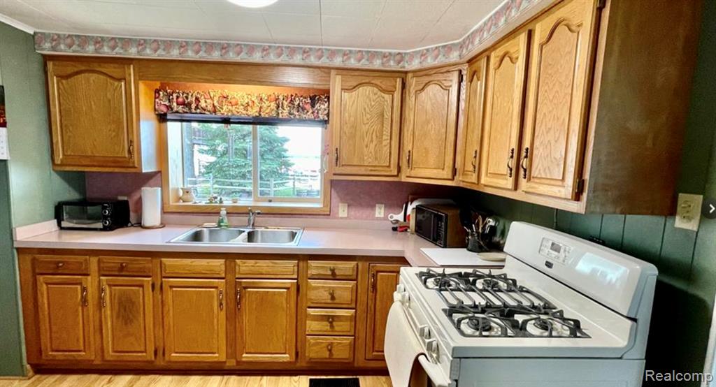 328 Sheridan Drive, Prudenville, MI 48651 — Photo 4
