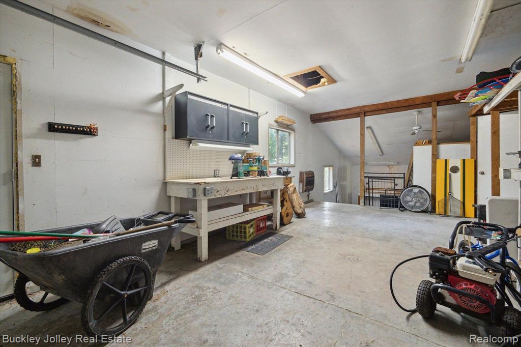 9319 FAUSSETT Road, Fenton, MI 48430 — Photo 30