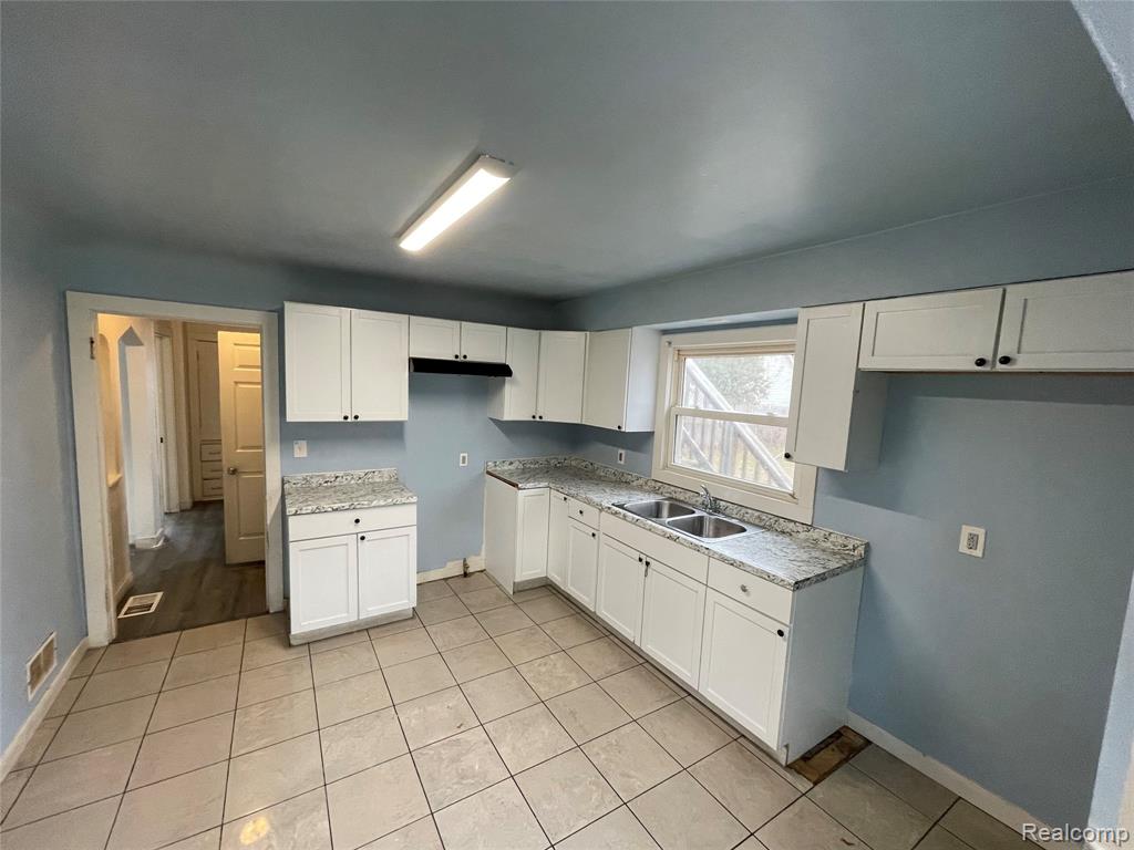 516 S Wheeler Street, Saginaw, MI 48602 — Photo 3