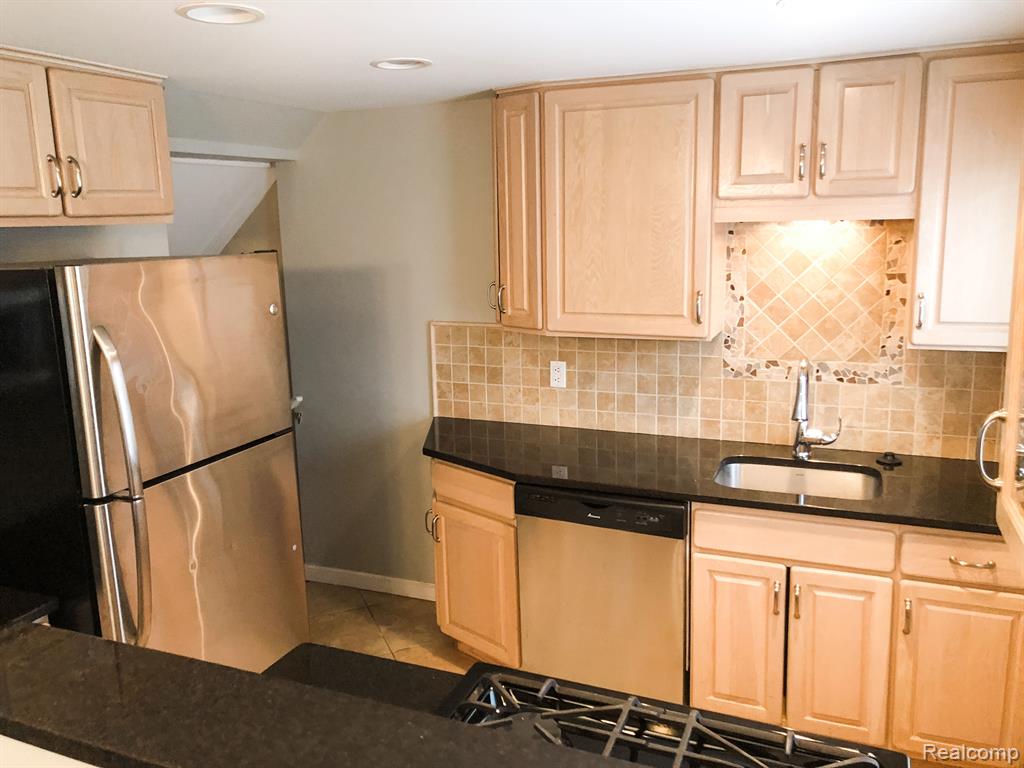 721 N ETON Street, Birmingham, MI 48009 — Photo 8