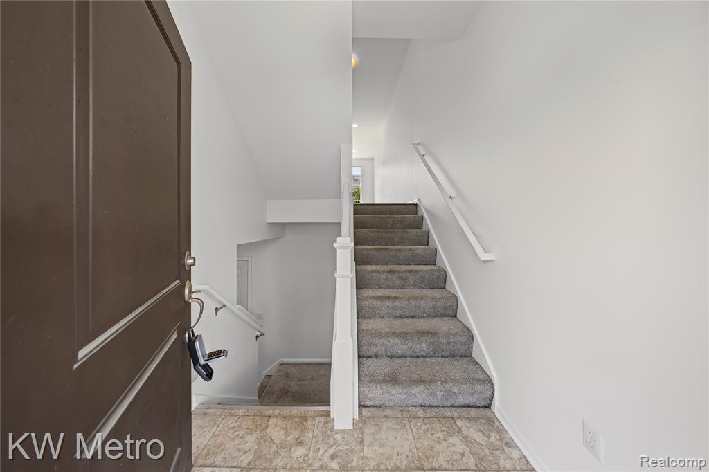 4636 Bradley Circle, Troy, MI 48085 — Photo 2