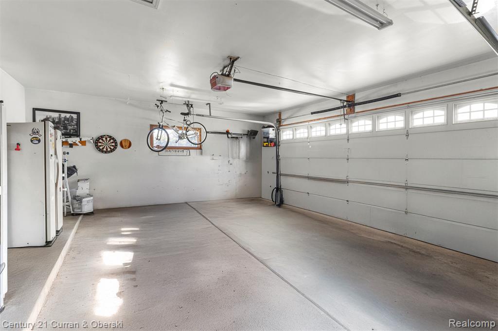 250 Chestnut Street, Wyandotte, MI 48192 — Photo 17