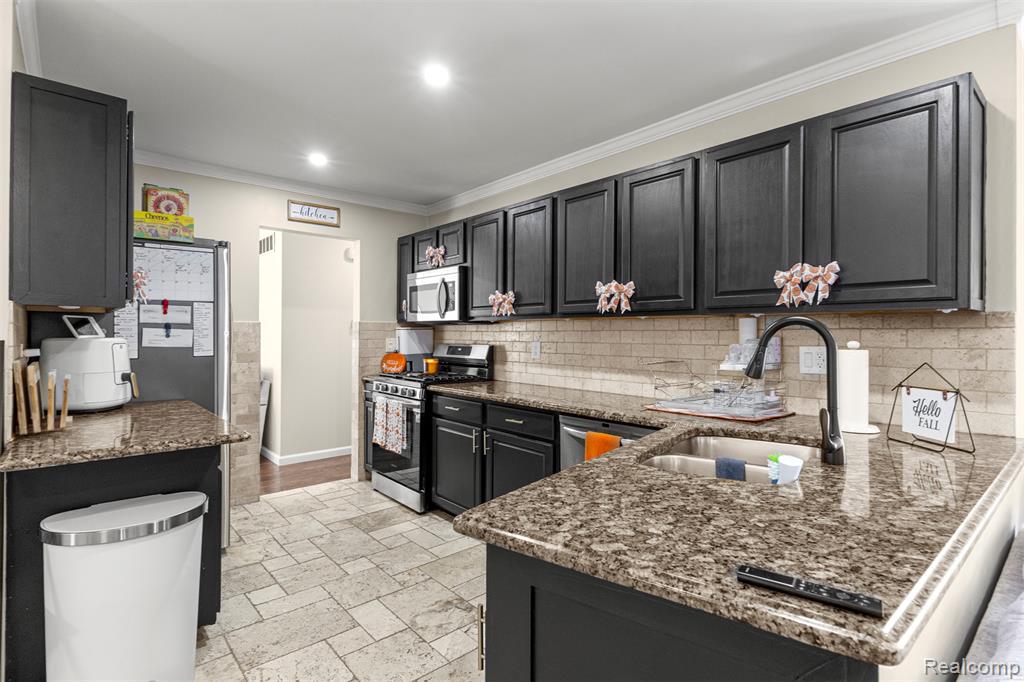 43530 Westminister Way, Canton, MI 48187 — Photo 21
