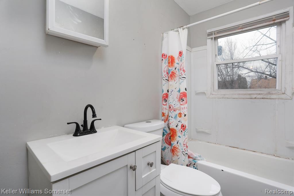 8681 ARTESIAN Street, Detroit, MI 48228 — Photo 12