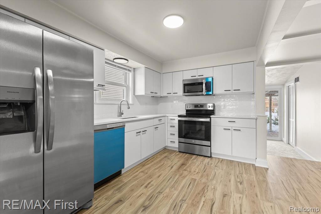 561 Andresen Court, Hazel Park, MI 48030 — Photo 10