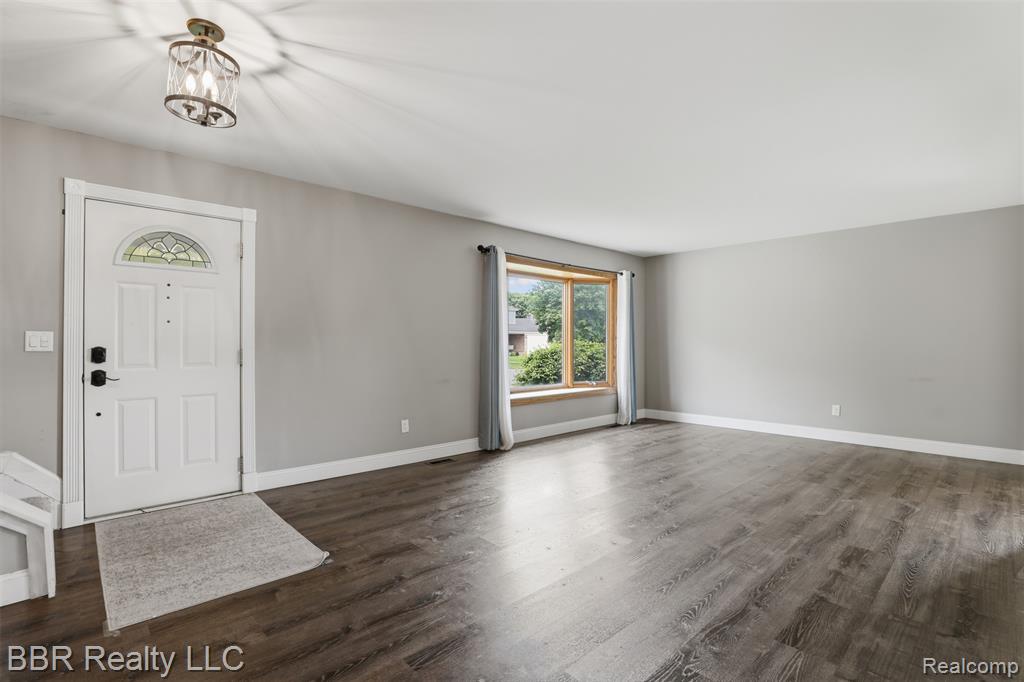 4680 Forest Lane, Trenton, MI 48183 — Photo 5