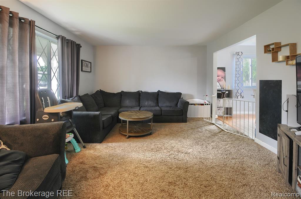 5523 OLD FRANKLIN Road, Grand Blanc, MI 48439 — Photo 18