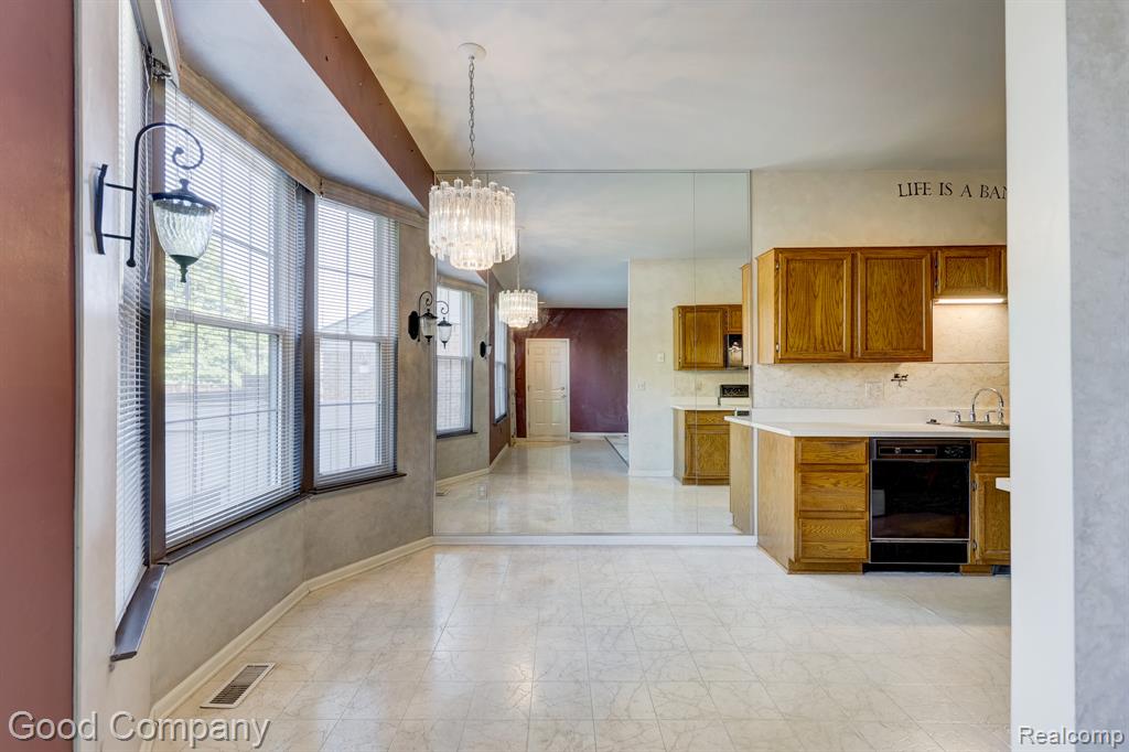 7354 Birkshire, West Bloomfield, MI — Photo 6