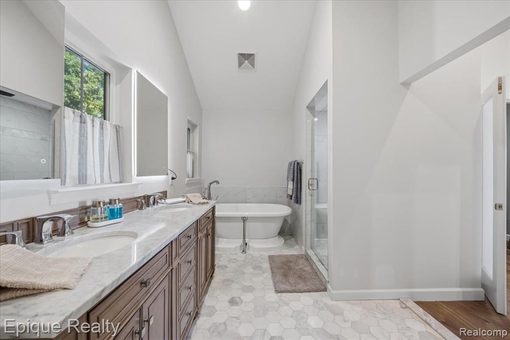 114 Bellevue Avenue, Lake Orion, MI 48362 — Photo 54