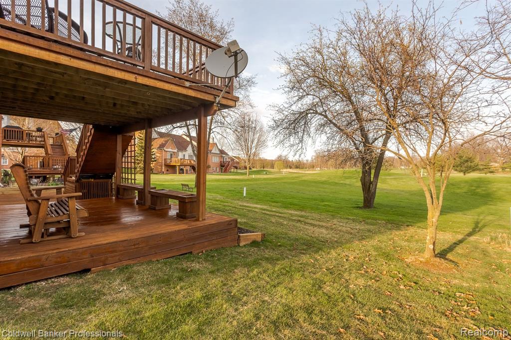 26270 VALHALLA Drive, Farmington Hills, MI 48331 — Photo 37