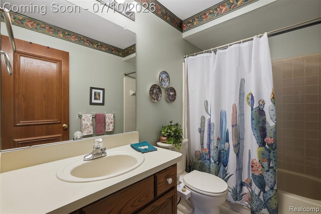 42675 Christina Drive, Sterling Heights, MI 48313 — Photo 20
