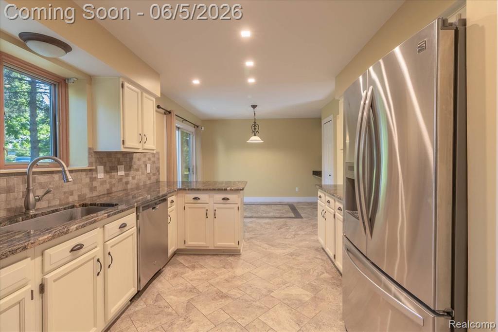 5736 Shannon Lane, Clarkston, MI 48348 — Photo 9
