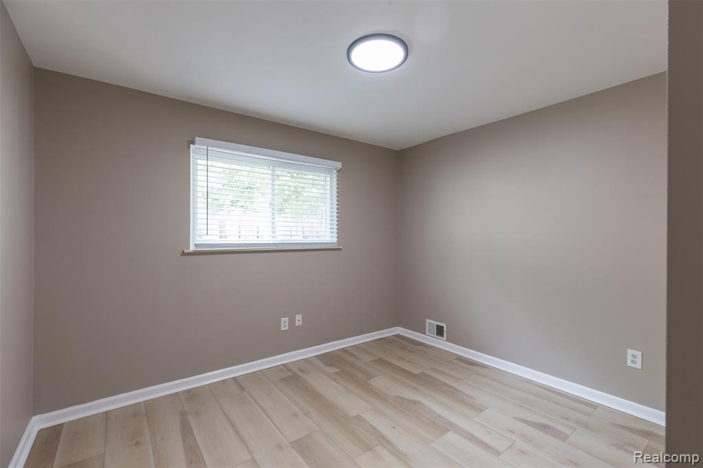 6580 Troy Street, Taylor, MI 48180 — Photo 23