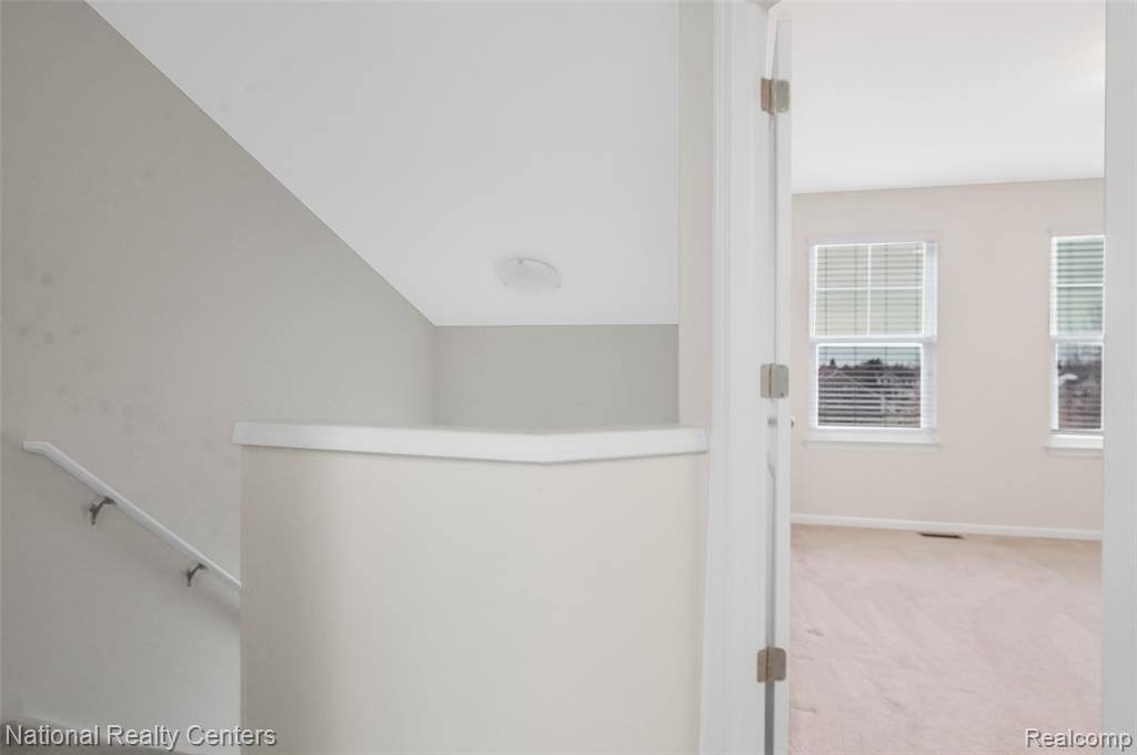 3127 Chambers W, Wixom, MI 48393 — Photo 27