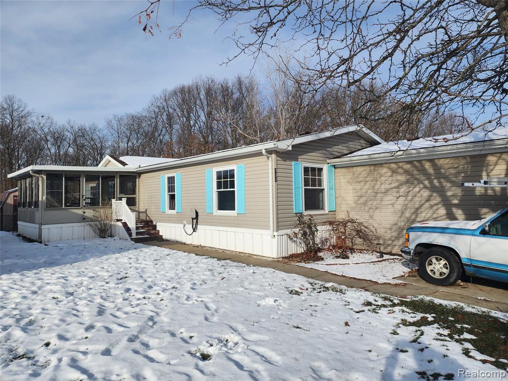 450 Glencoe, Temperance, MI 48182 — front exterior