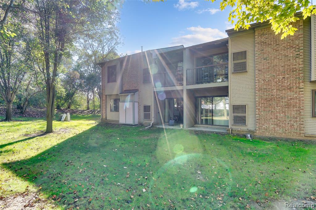 42481 Lilley Pointe Drive, Canton, MI 48187 — Photo 36