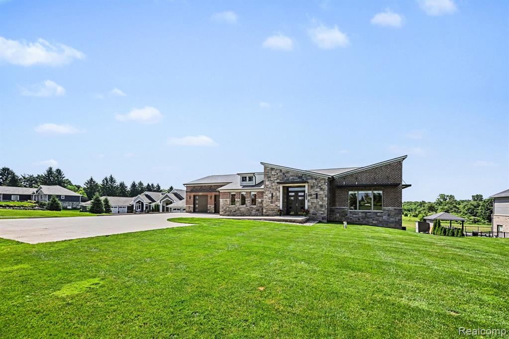 2943 Sleeth Road, Commerce Twp, MI 48382 — Photo 4