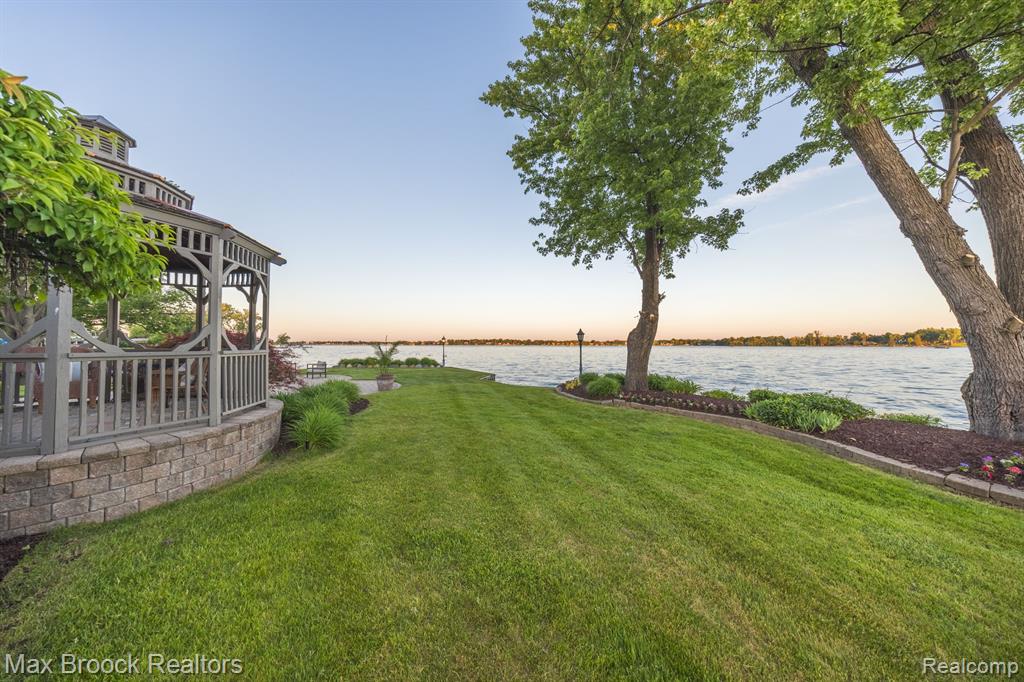 4659 LINWOOD Street, West Bloomfield, MI 48324 — Photo 9