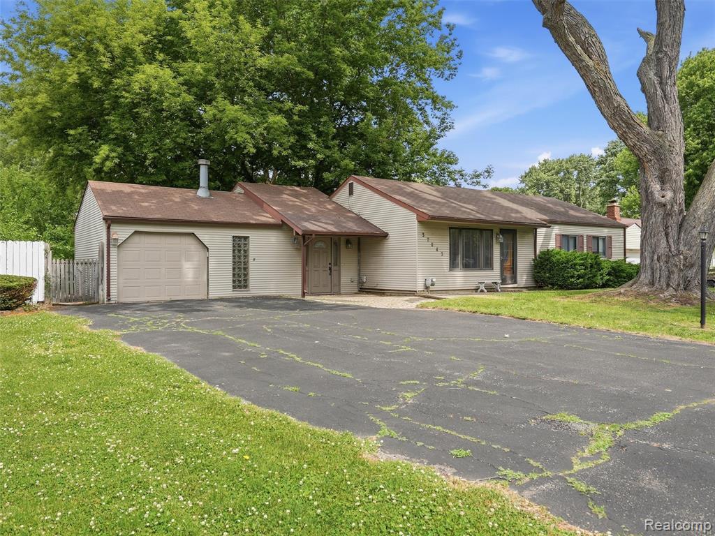 37843 Emery Street, Clinton Twp, MI 48036 — Photo 2
