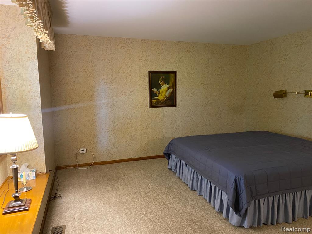 675 Applegate Lane, 4, Grand Blanc, MI 48439 — Photo 12