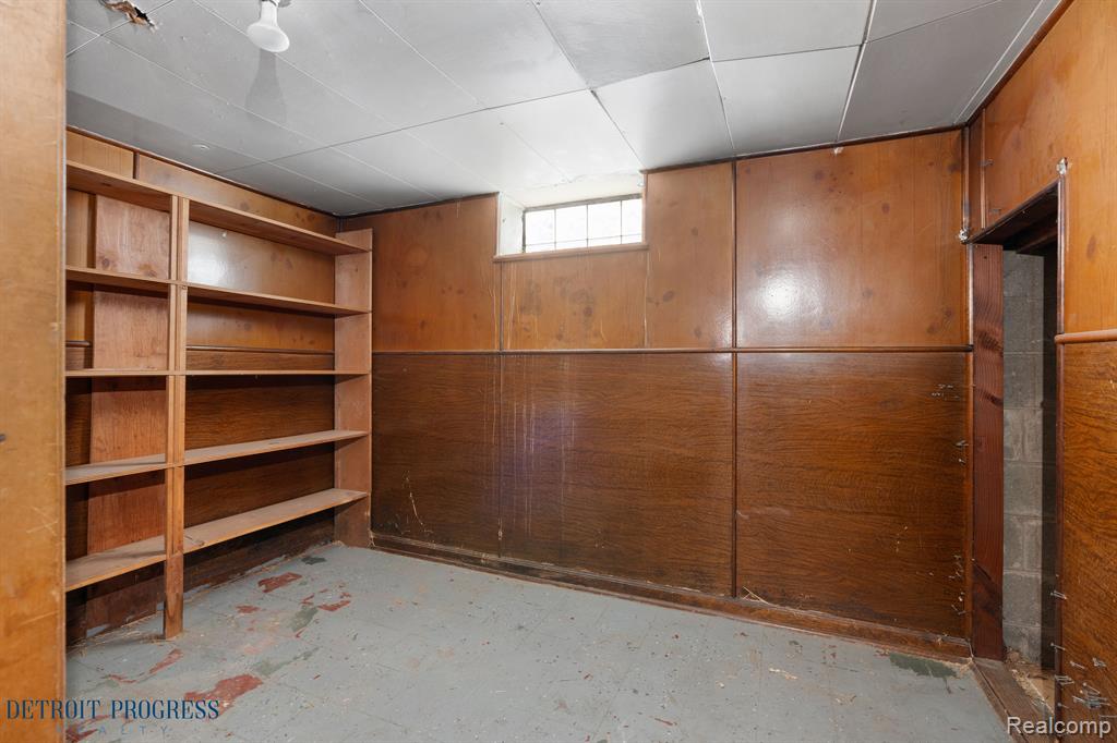 8865 GREENVIEW Avenue, Detroit, MI 48228 — Photo 15