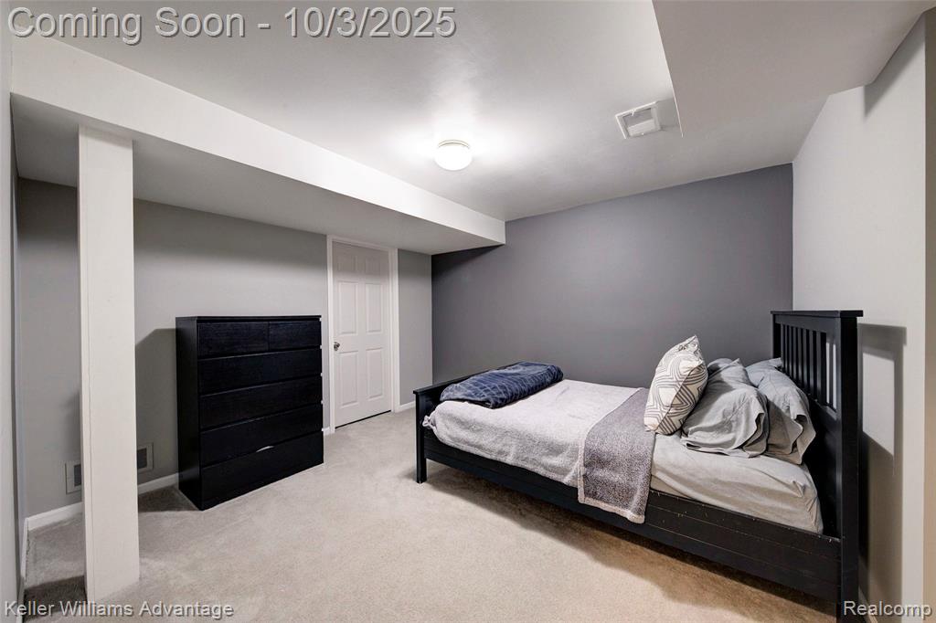 988 Calpernia, Wixom, MI 48393 — Photo 46