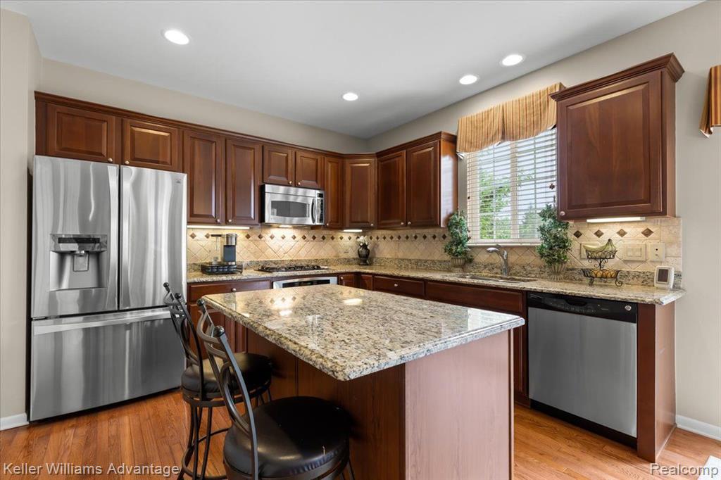 49053 RUNNING TROUT Lane, Northville, MI 48168 — Photo 16